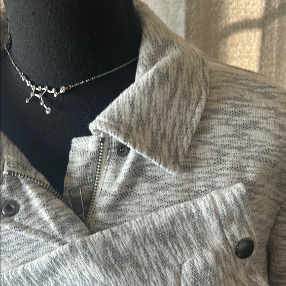 CAbi Gray Sweater Cozy Knitwear Essential - Picture 3 of 5